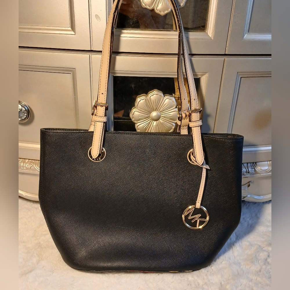 Michael Kors Black Tote Bag - Picture 11 of 16